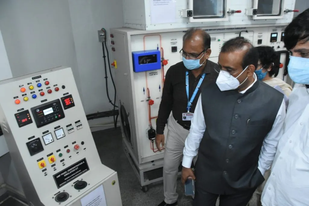 कोरोनाच्या काळात सुरक्षित राहण्यासाठी लस हेच कवचकुंडल : राजेश टोपे