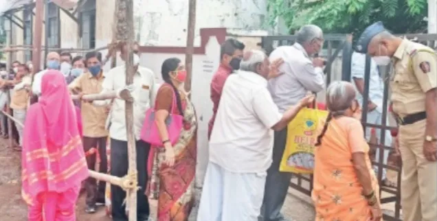 सातारा : जिल्हा रुग्णालयात कूपन वाटपावरुन वादावादी