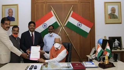 कर्नाटक बार कौन्सिल सदस्यांनी घेतली राज्यपालांची भेट, सुप्रीम कोर्टाच्या खंडपीठासाठी केली विनंती