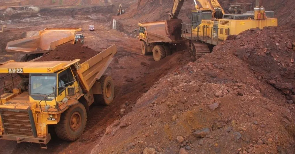 पुन्हा येऊ शकते खाण बंदी Mining ban may come again