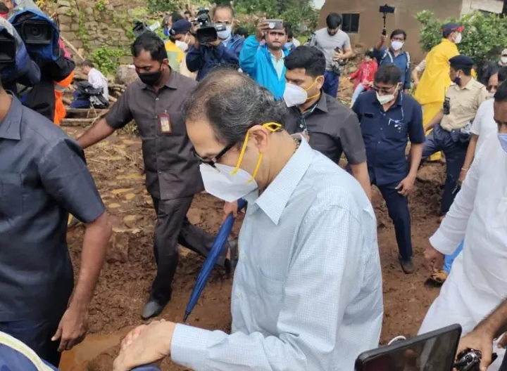 तुम्ही स्वतःला सावरा, बाकीच्या गोष्टी सरकारवर सोडा : उद्धव ठाकरे