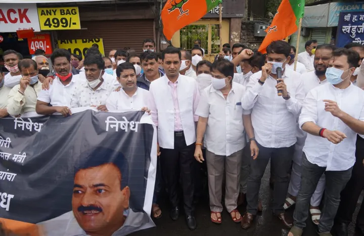 पुणे : शहर भाजपचे ‘जोडे मारा’ आंदोलन