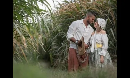 जोडप्याचे बेडय़ा घालून प्री वेडिंग फोटोशूट