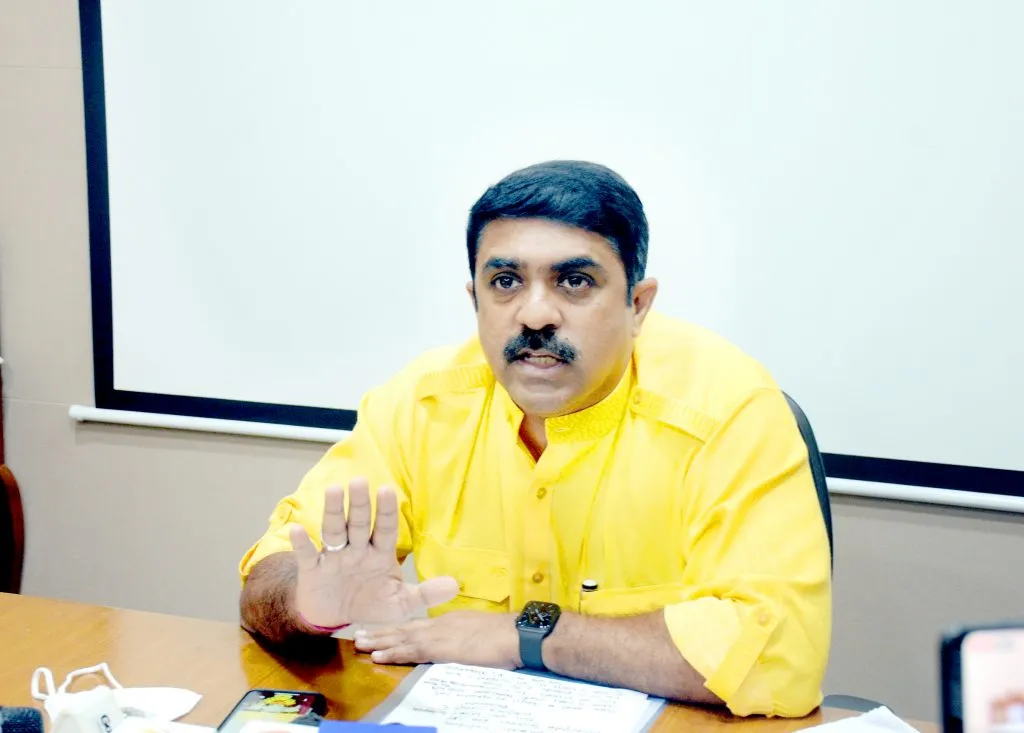 ’भूमिपुत्र’वरून मुख्यमंत्री तोंडघशी