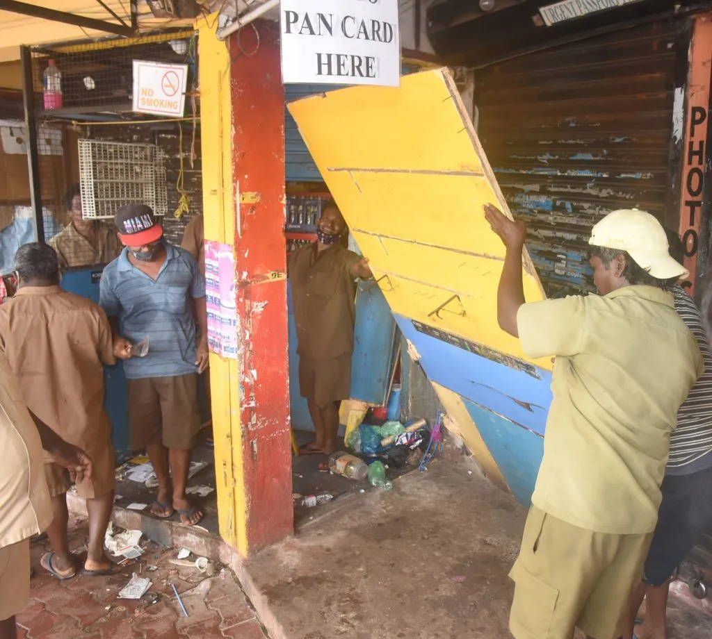 पणजी बसस्थानकावरील विक्रेत्यांना हटविले