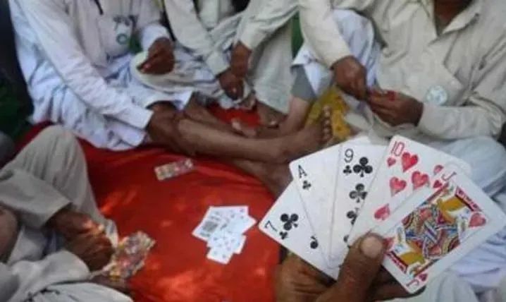 सांगली : कुपवाड पोलिसांनी तीनपानी जुगारअड्डा केला उध्वस्त, ७ जण अटकेत