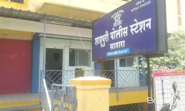 चोरीचा ऐवज जवळ बाळगणारे दोघे ताब्यात