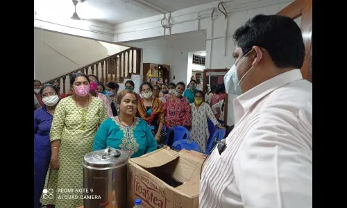 कंत्राट नकोच, कायमस्वरुपी नोकरी द्या !