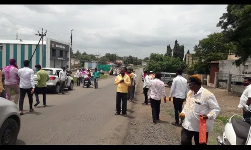 माण बाजार समितीत आमदार गटाने सत्ता राखली