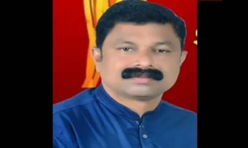 डॉ. गजानन सारंग यांची बदली तात्काळ थांबवा