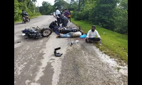 रामनगरनजीक दोन दुचाकी अपघातात तिघे गंभीर जखमी