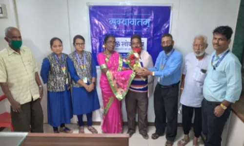 सेवानिवृत्त वाहतूक नियंत्रक चंद्रकांत पालकर यांचा लोकमान्यतर्फे सत्कार