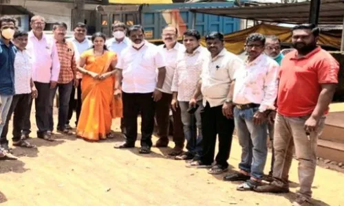 बांदा – दोडामार्ग रस्त्यावरील खड्डे बुजविण्याचे काम पुन्हा सुरु