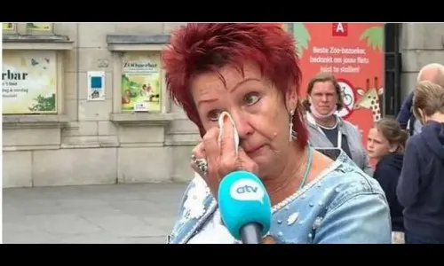 चिम्पाझीच्या प्रेमात पडली महिला