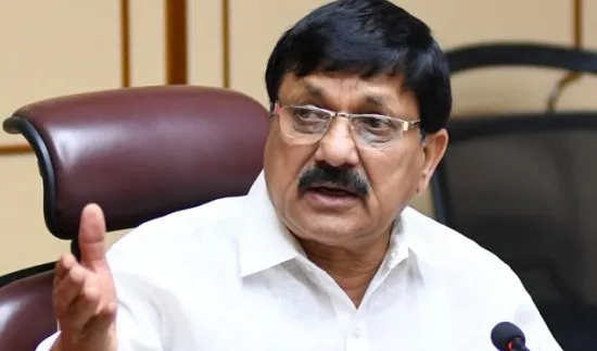 कर्नाटकातील अफगाणांना गृहमंत्र्यांनी दिले मदतीचे आश्वासन