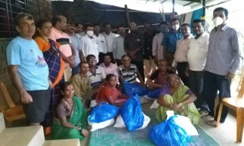 शिरशिंगे, कलंबिस्त, माडखोल गावातील पूरग्रस्तांना शिवसेनेचा मदतीचा हात