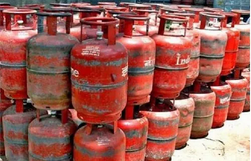 LPG rate Hike: घरगुती गॅस २५ रुपयांनी महागला!