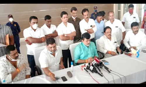 विमानतळ उद्घाटन निमंत्रितांच्याच उपस्थितीत!