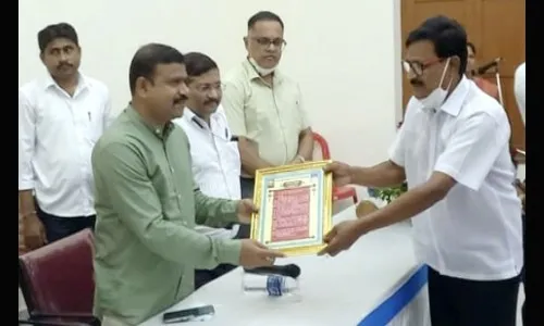 उमाकांत वारंग कोरोना देवदूत पुरस्काराने सन्मानीत