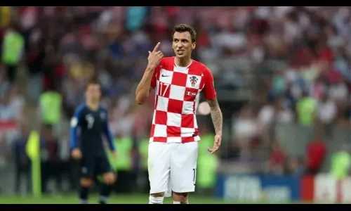 क्रोएशियन फुटबॉलपटू मॅनझुकीक निवृत्त