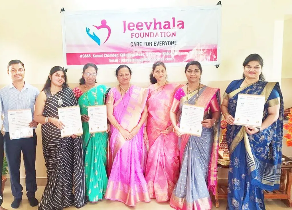 जिव्हाळा फौंडेशनतर्फे शिक्षकांचा सन्मान