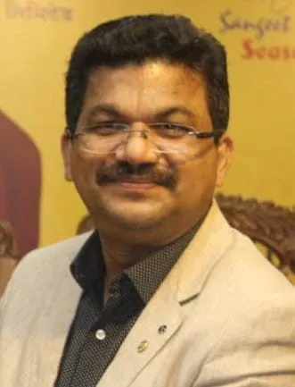 सम्राट क्लब इंटनॅशनलचे डॉ.उदय कुडाळकर आज सम्राट बोरीला भेट