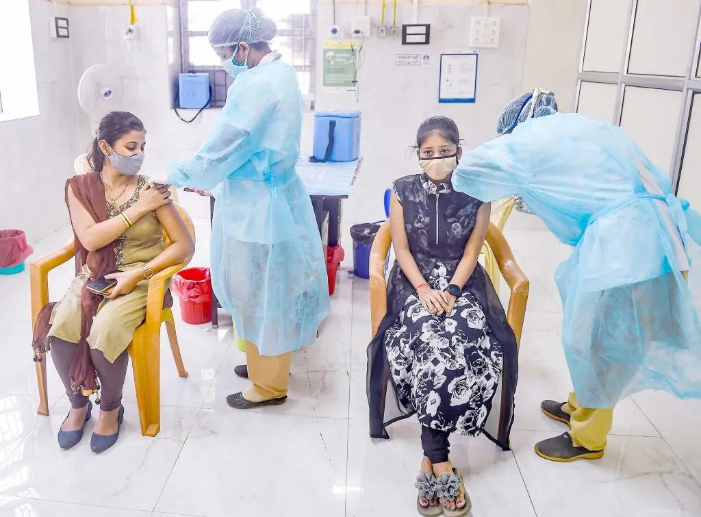 १० एप्रिलपासून १८ वर्षांवरील व्यक्तींना मिळणार बूस्टर डोस