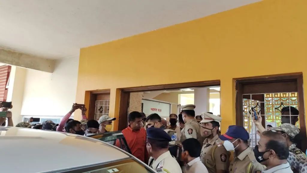 किरीट सोमय्या कराडवरून मुंबईकडे रवाना