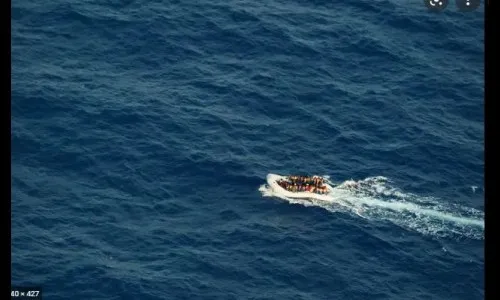 कांगोत बोट उलटून 100 जण बुडाले