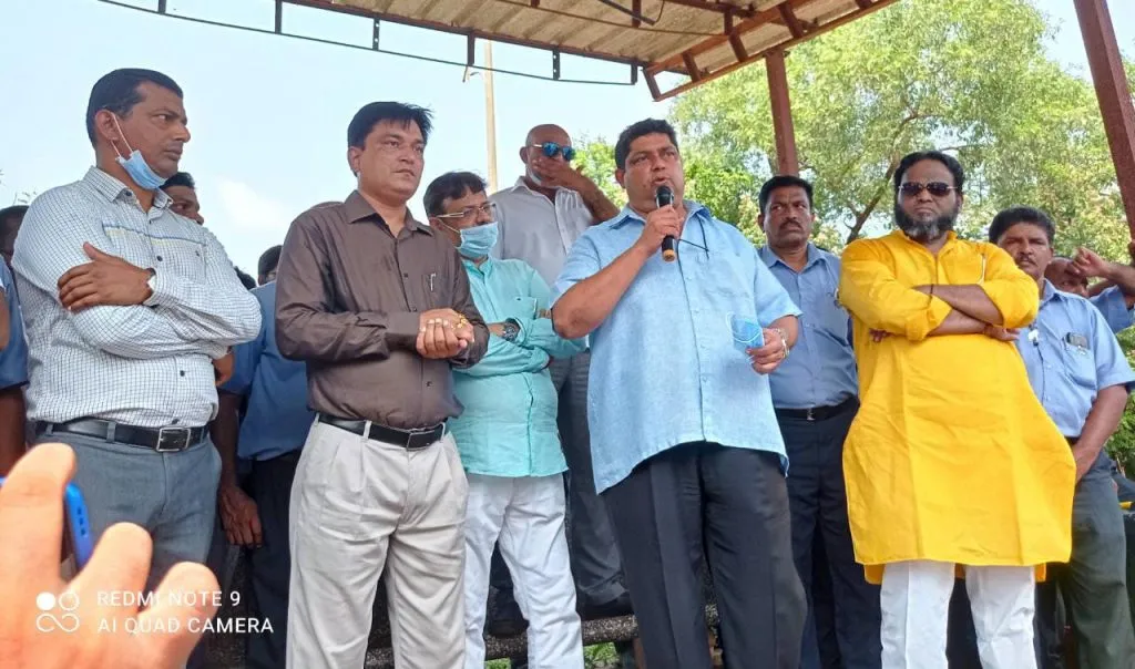 एसीजीएल कामगारांचा प्रश्न मुख्यमंत्र्यांनी सोडवावा