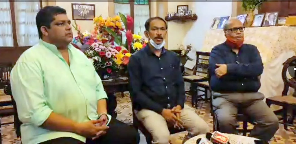 काँग्रेस आलेक्सची दिलजमाई