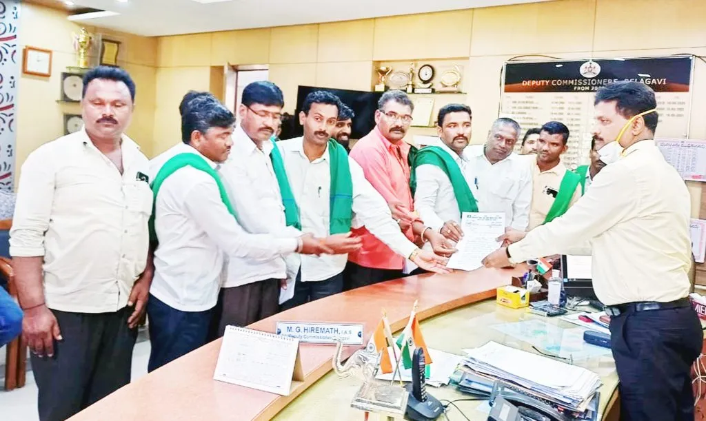 मागील वर्षाची ऊस बिले तातडीने द्या!