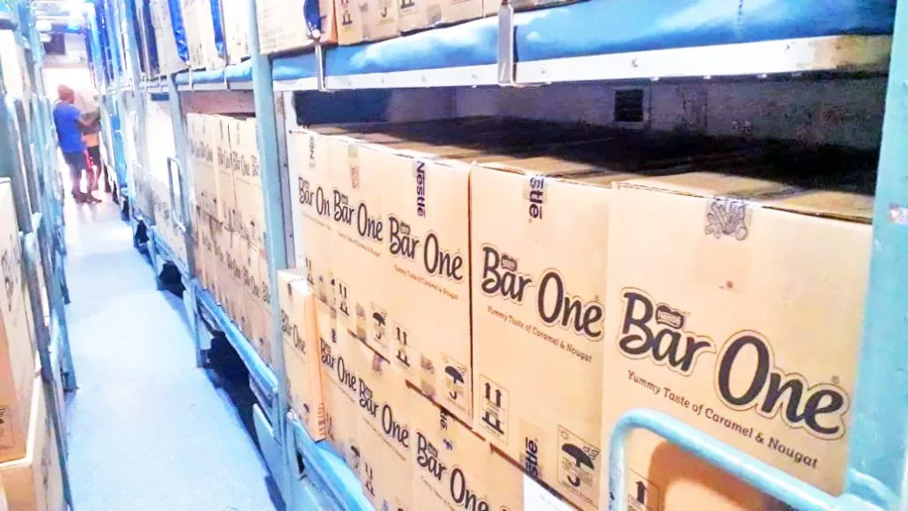 चॉकलेट्सची वाहतूक चक्क रेल्वेच्या ‘एसी’तून