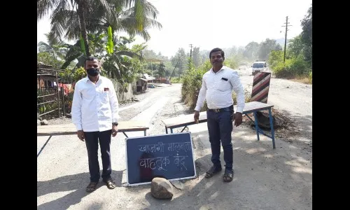 खासगी मालमत्तेचा फलक लावत कराड मार्ग केला बंद