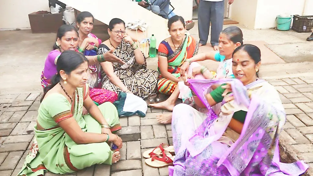 अन् महिलांनी दाखविला रुद्रावतार