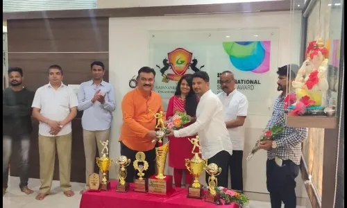 हलशीवाडी क्रिकेट स्पर्धेच्या चषकाचे अनावरण