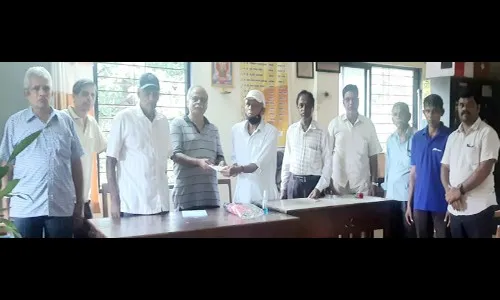 बांदा सोसायटी हॉल बांधकामसाठी ५ लाखाची देणगी