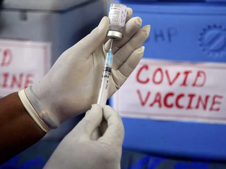 ‘या’ शहरात पेट्रोल पंपावर मिळतेय कोरोना लस