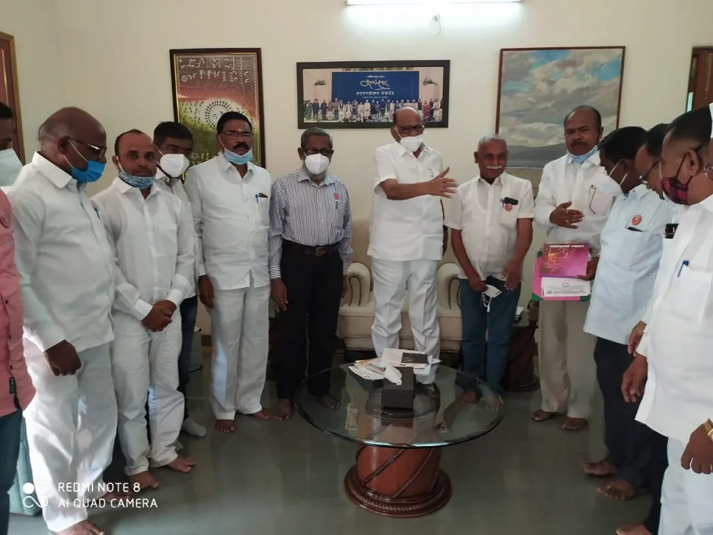 समन्यायी पाणी वाटपाचा आटपाडी पॅटर्न राबविण्यासाठी पुढाकार घेऊ : शरद पवार