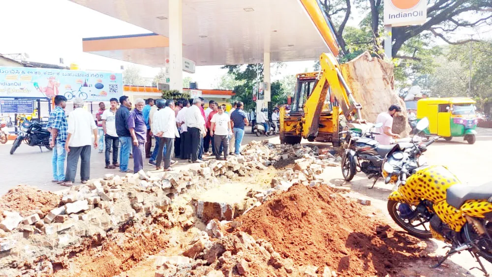 शिवाजीनगरातील अतिक्रमण हटविले