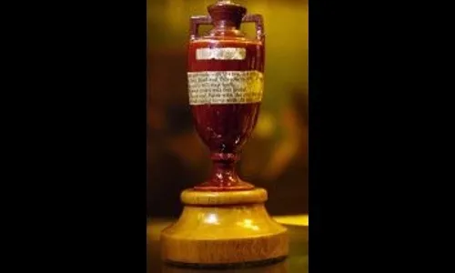 ऍशेस मालिकेचे भारतात चार भाषेत समालोचन