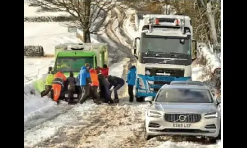 ब्रिटनमध्ये अर्विन वादळाचा कहर