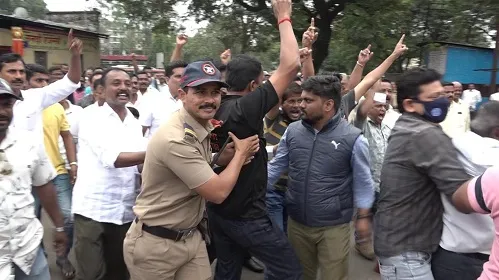 सर्वसामान्यांची एसटीसेवा मोडण्याचा डाव