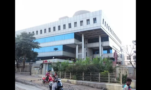 ‘गृहनिर्माण’ला आपला उमेदवार निवडून आणायचाच