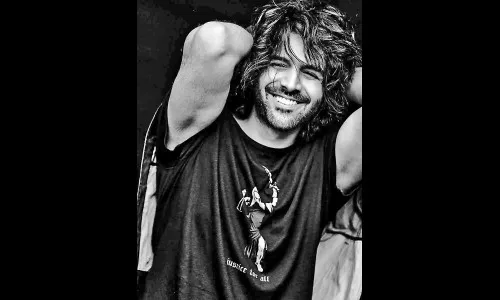 कार्तिकला हवेत 21 कोटी