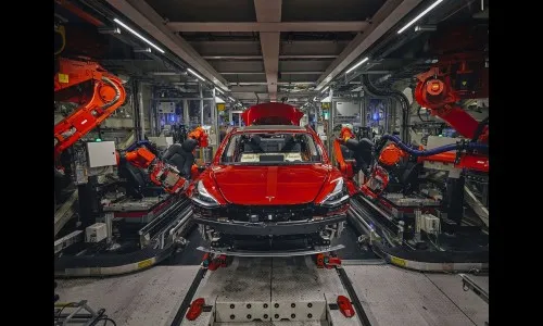 टेस्लाची 187 दशलक्ष डॉलरची गुंतवणूक