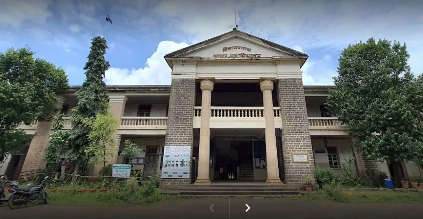 चिंतामण कॉमर्स कॉलेज की गुंडांचा अड्डा?