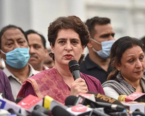 मोदींनी लखीमपूर हिंसाचारातील शहीद शेतकर्यांना ही न्याय द्यावा – प्रियंका गांधी