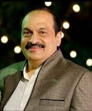 डॉ. देश प्रभुदेसाई यांच्यावर मित्र परिवाराचा निवडणूक न लढविण्यासाठी दबाव