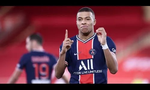 एम्बापेचे पीएसजीतर्फे ऐतिहासिक 100 गोल